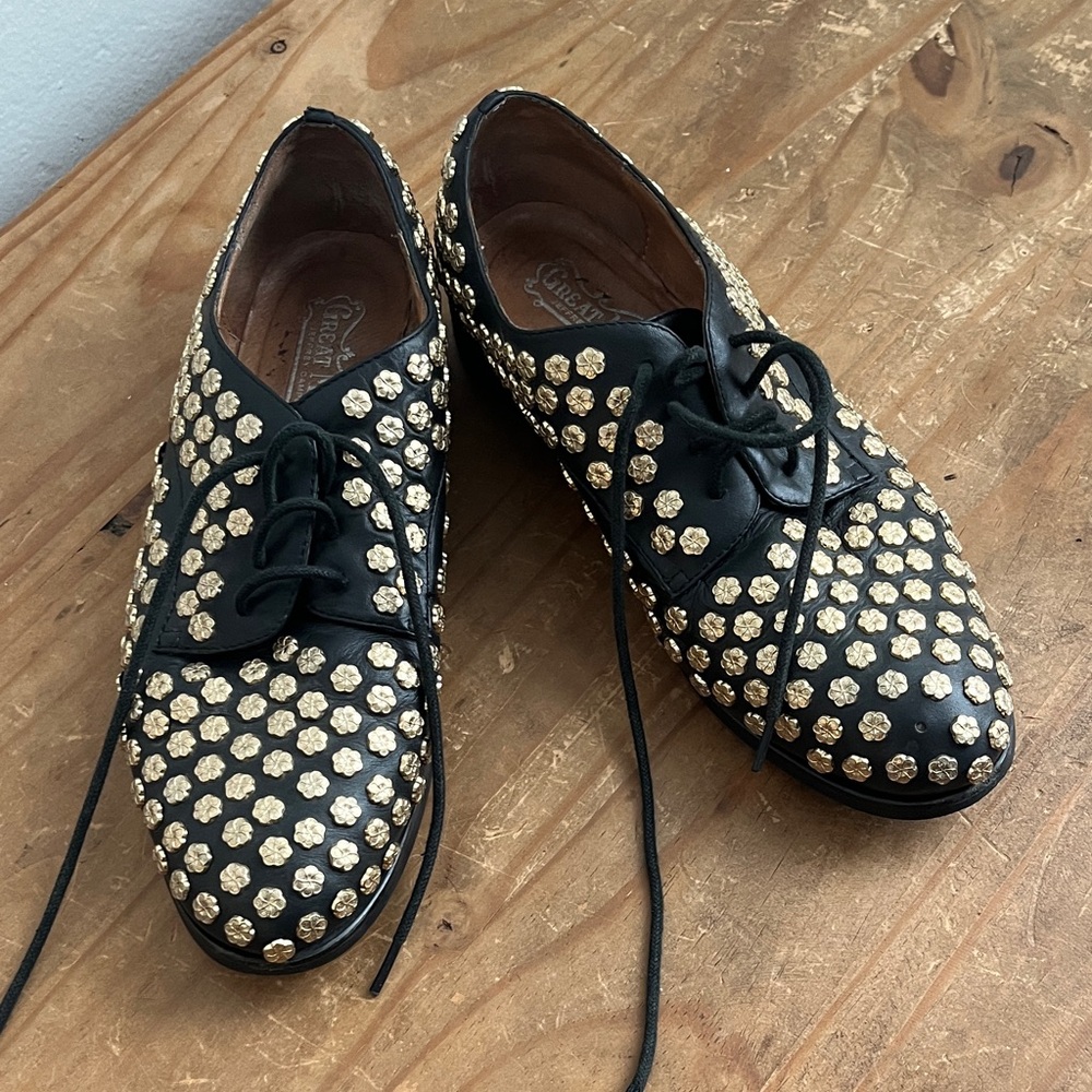 Vintage Great Moments Jeffrey Campbell Gold and Black Women's Oxford Shoes